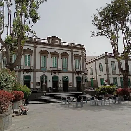 Retiro Junto A La Montana *